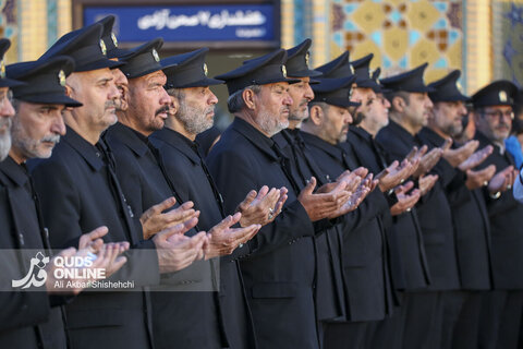 تعویض پرچم گنبدحرم مطهر امام رضا علیه السلام