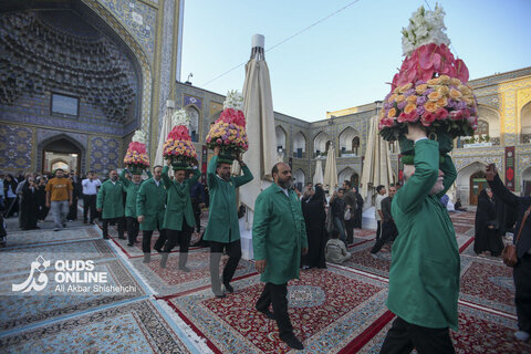 تعویض پرچم گنبدحرم مطهر امام رضا علیه السلام