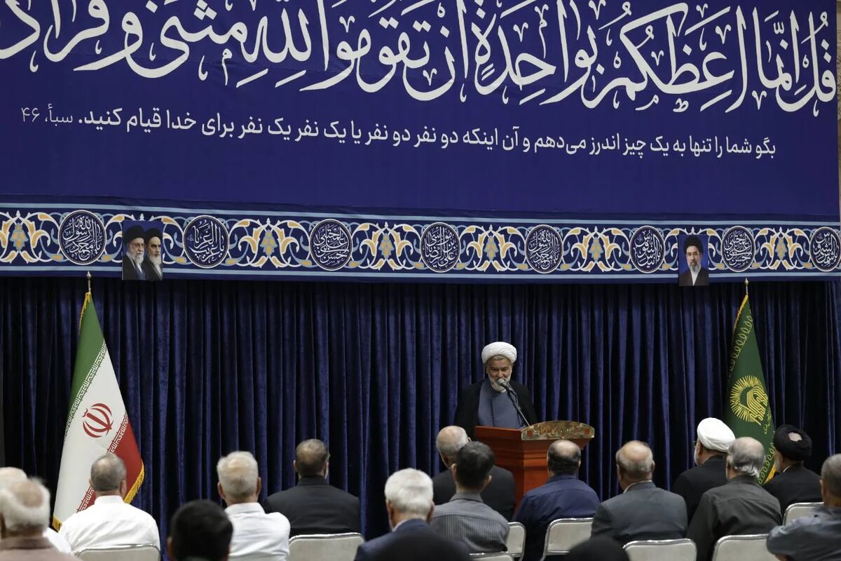 تجلیل از آزادگان آستان قدس رضوی در سالروز ورود آزادگان به میهن