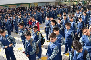 شهریه‌ها والدین را فراری دادند /  مدارس دولتی زیر بار موج بازگشت دانش‌آموزان