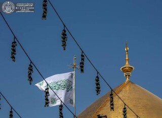فیلم | تصاویری از آیین باشکوه تعویض پرچم ایوان طلای حرم مطهر امیرالمؤمنین (ع)