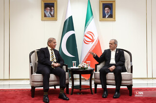 عکس | پوشش جالب شهباز شریف، نخست وزیر پاکستان در دیدار با مسعود پزشکیان
