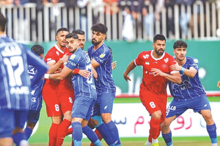امروز ساعت ۱۹:۳۰ استقلال – پرسپولیس در اصفهان به مصاف هم می‌روند/ شهرآورد در خانه دشمن!