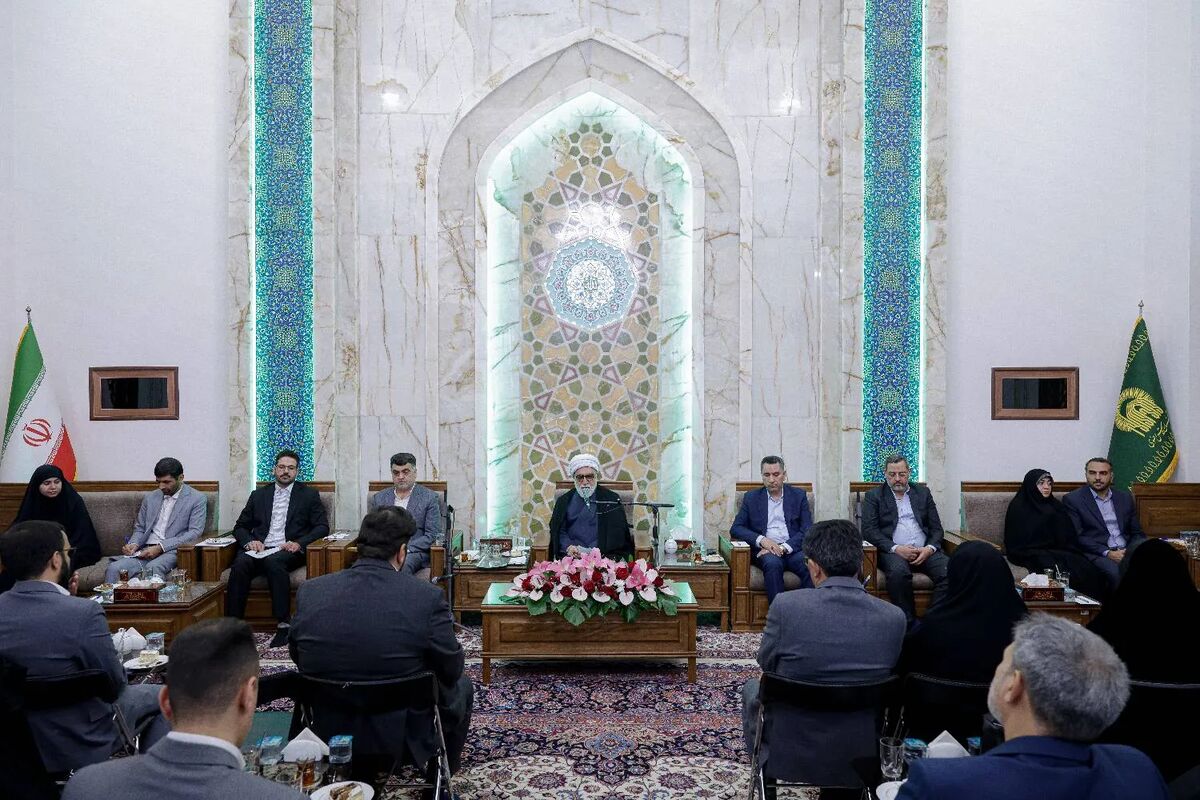 آیت الله مروی در جمع کارمندان نمونه آستان قدس رضوی: آستان قدس باید الگوی کارآمدی، تعهد و تربیت نیروی انسانی توانمند برای کشور