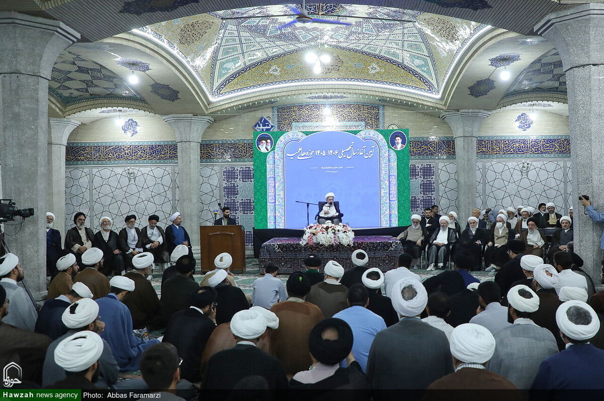 فقه و اصول محور اصلی آموزش حوزه باقی بماند