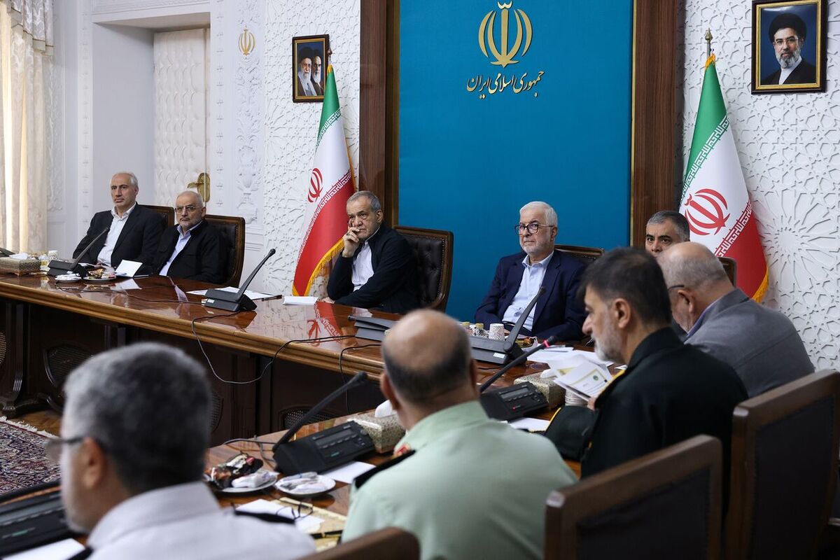 بسته جدید مدیریت مصرف بنزین روی میز دولت/ پزشکیان: تمام اقدامات پیوست رسانه‌ای داشته باشند