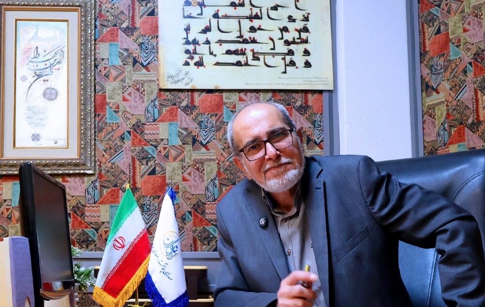 محمدباقر معلم: زبان فارسی فقط یک زبان نیست، بخشی از هویت ماست