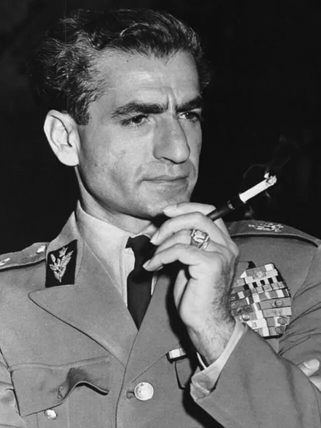خاطرات احسان نراقی، مشاور فرح، درباره فساد اخلاقی دربار پهلوی