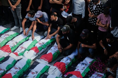 عکس | تشییع ۱۰۰ فلسطینی در غزه