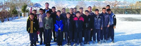 روایت یک معلم روستایی از پیوند آموزش، هنر، کتاب و زندگی در کلاسهای درسش/ کلاسی که فقط برای درسدادن نیست