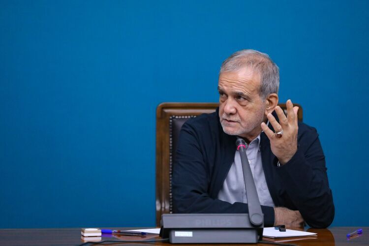 پزشکیان: هر اقدامی که به کاهش مصرف و حفظ جریان تولید کمک کند، باید مورد توجه قرار گیرد