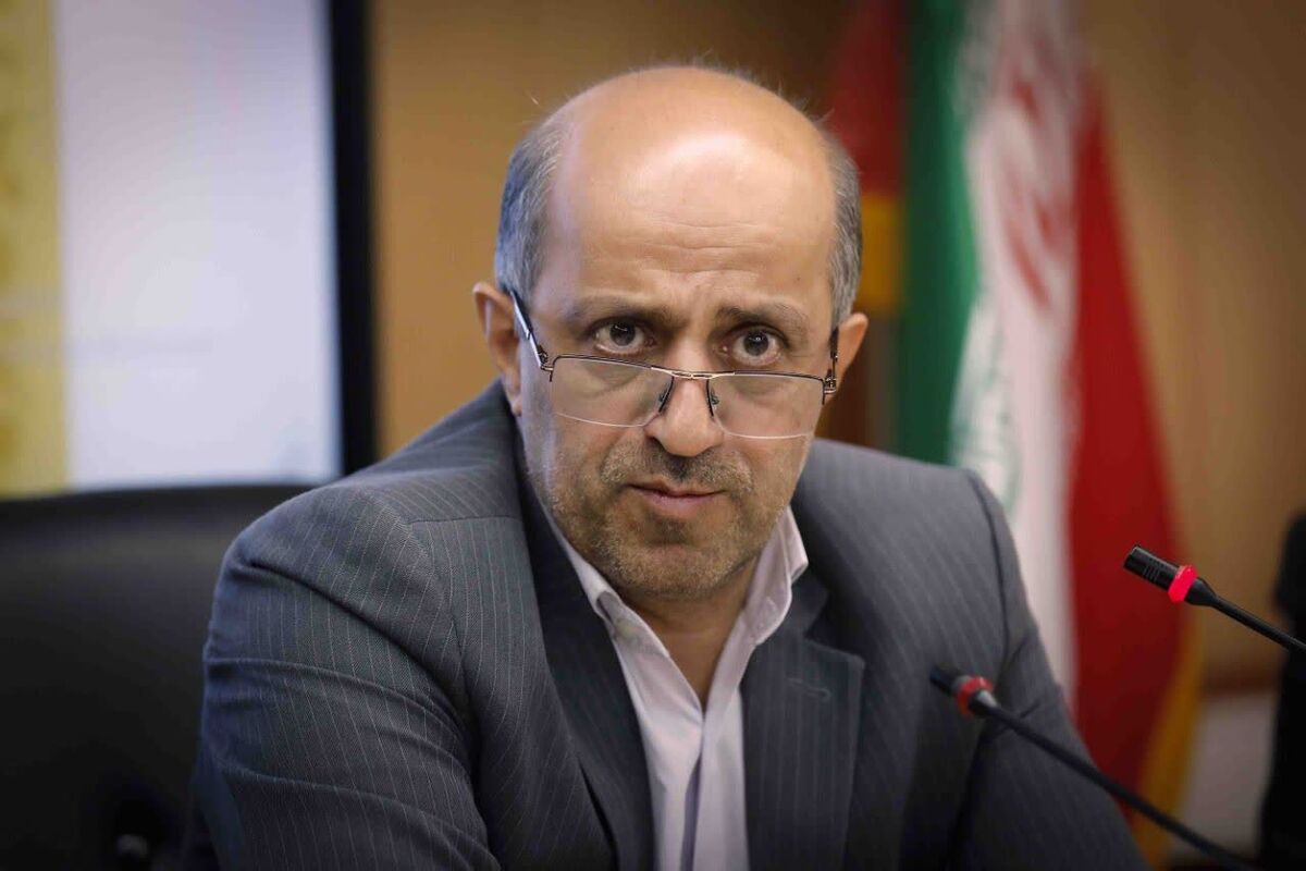 آذرکیش: رؤسای مناطق فقط مجری نیستند / پروژه مهر باید کیفیت مدارس را تضمین کند