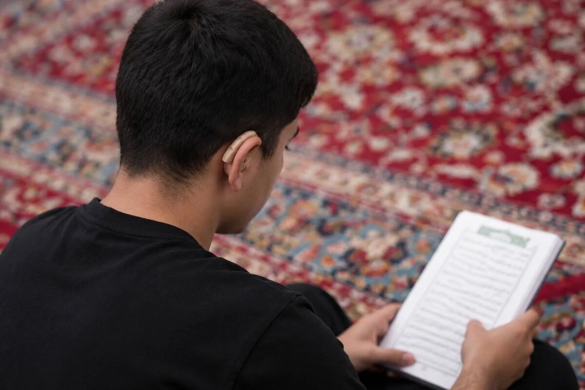 زیارتی به وسعت زبان دل؛ نجوای ۴۵ زائر ناشنوای اصفهانی در آغوش شمس‌الشموس