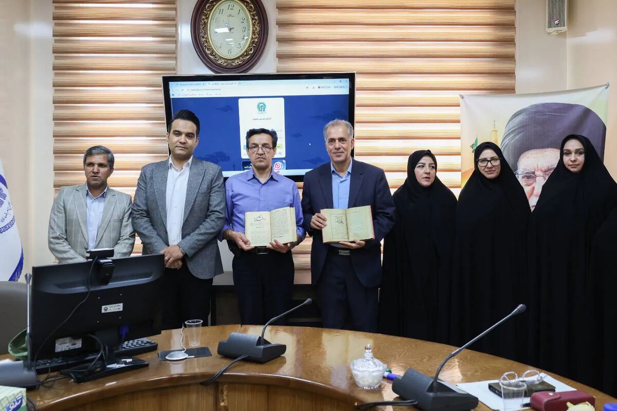 رونمایی از قدیمی‌ترین نشریات ادبی کتابخانه رضوی در مشهد مقدس