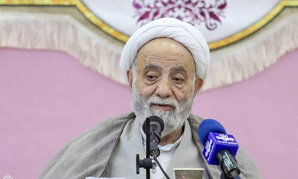 «تفقه و تبلیغ» دو مأموریت اصلی حوزویان است / برای «مدرک» درس نخوانیم