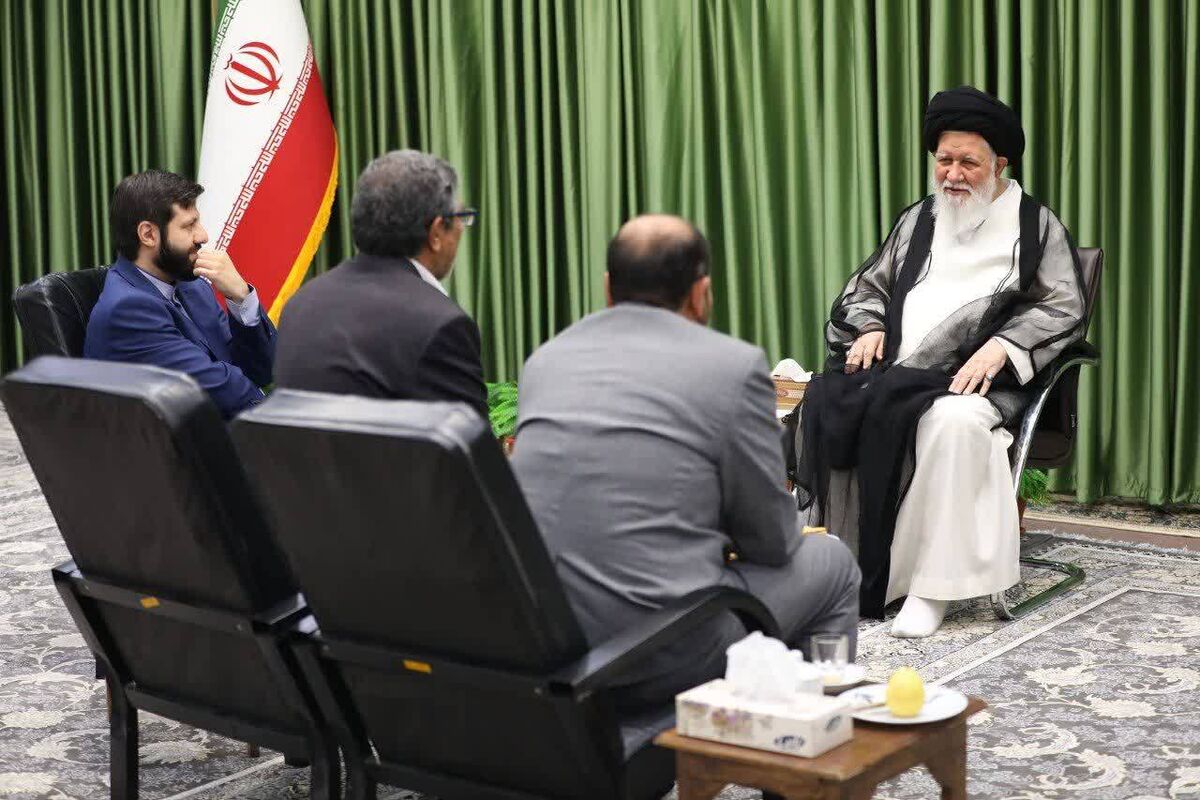 تأکید آیت‌الله علم‌الهدی بر هم‌افزایی اساتید و دانشجویان جهت توسعه فعالیت‌های دانشگاهی
