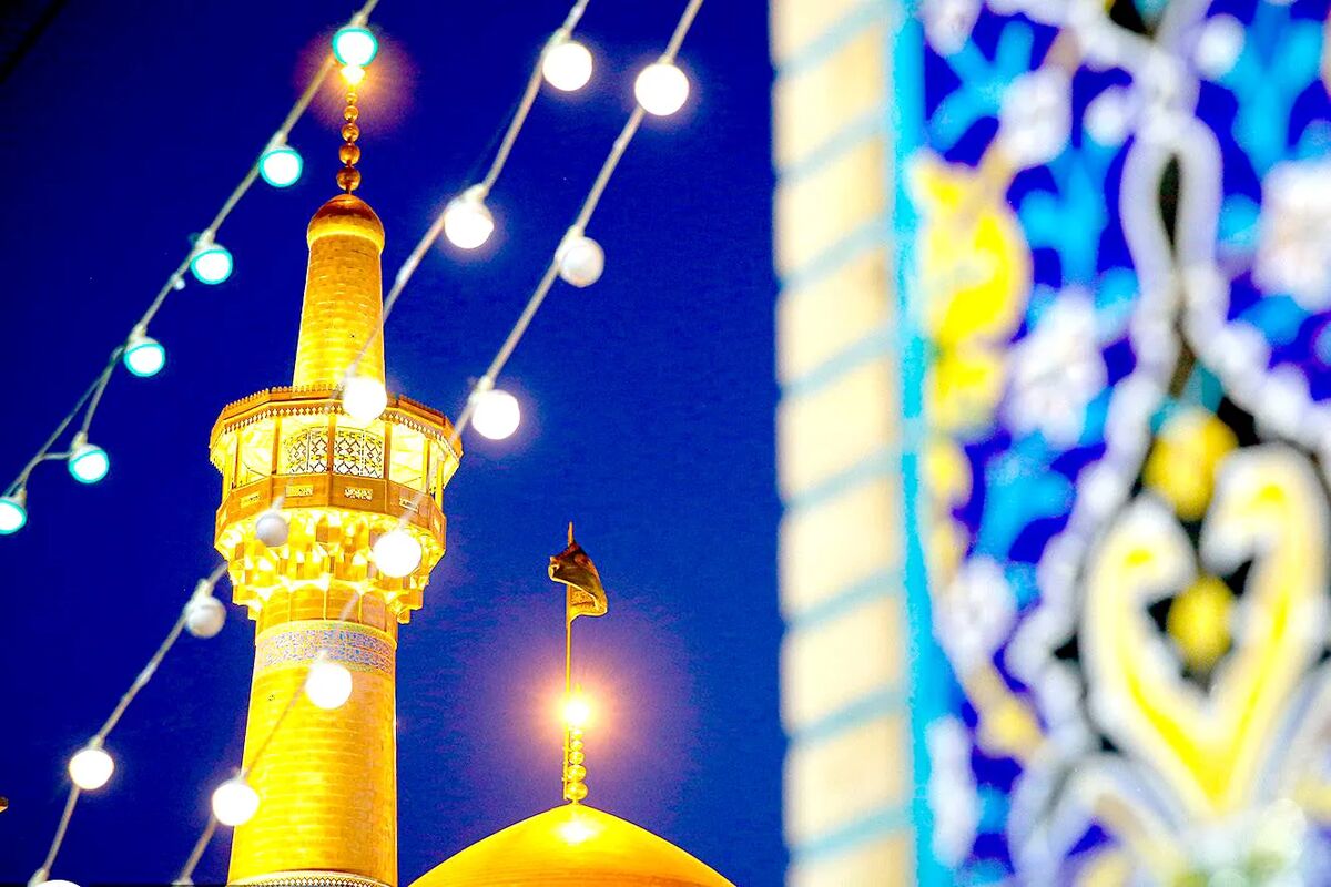 از چراغانی صحن‌ها تا صف تبرک خانه؛ شبی به رنگ میلاد امام حسن عسکری (ع) در حرم رضوی