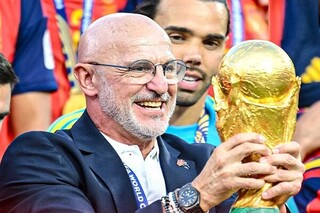 سرمربی قهرمان جام جهانی در اسپانیا ماندنی شد