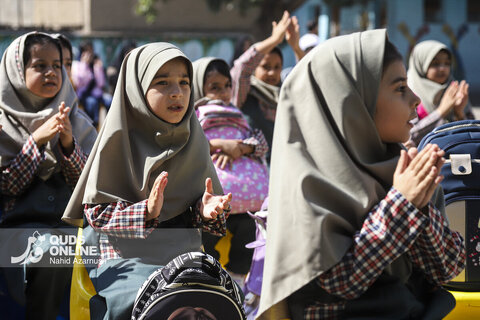 گزارش تصویری | برگزاری مراسم جشن شکوفه‌ها در دبستان سمیه مشهد