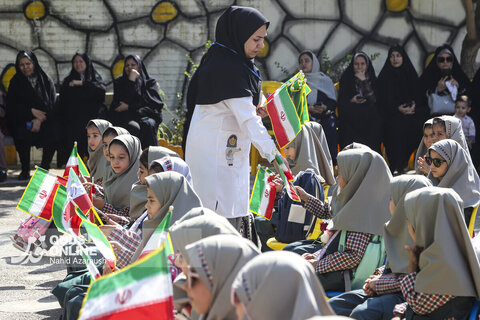 گزارش تصویری | برگزاری مراسم جشن شکوفه‌ها در دبستان سمیه مشهد