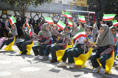 گزارش تصویری | برگزاری مراسم جشن شکوفه‌ها در دبستان سمیه مشهد