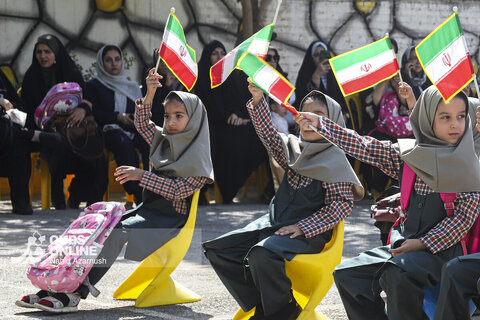 گزارش تصویری | برگزاری مراسم جشن شکوفه‌ها در دبستان سمیه مشهد