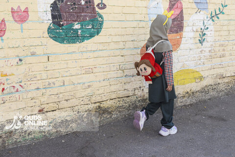 گزارش تصویری | برگزاری مراسم جشن شکوفه‌ها در دبستان سمیه مشهد