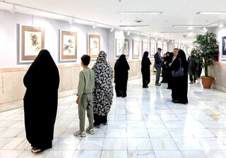 در آستانه هفته دفاع مقدس؛ نمایشگاه عکس و نقاشی «بهانه بهشت» در موزه حرم رضوی گشایش یافت