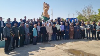 رونمایی از المان «رهبر شهید ایران» در بشرویه