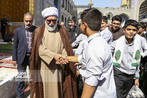 گزارش تصویری | آغاز سال تحصیلی دانش‌آموزان در حرم رضوی