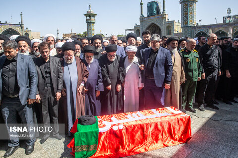 عکس | لحظاتی از حضور رییس قوه قضاییه در مراسم تشییع پیکر آیت الله سید موسی شبیری زنجانی