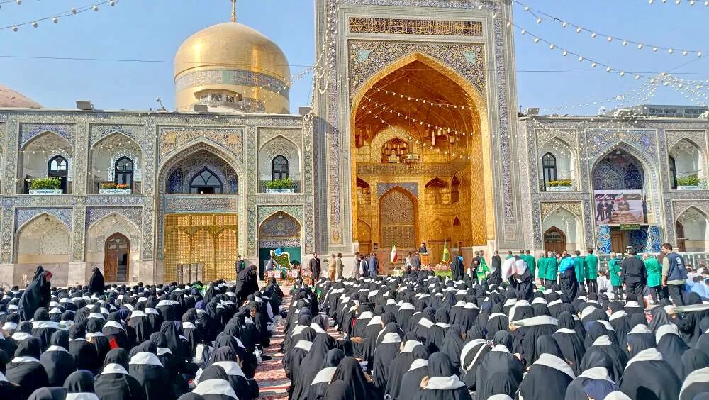 دانش‌آموزان، سال تحصیلی را از حرم مطهر رضوی آغاز کردند