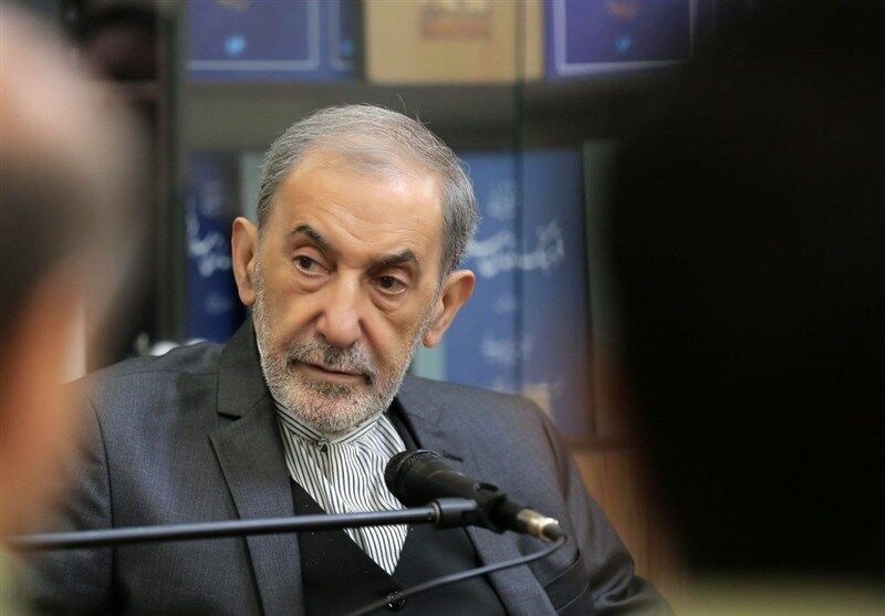 ولایتی: آقای الزیدی مشروعیت از خاک نجف و خون شهدا می‌آید