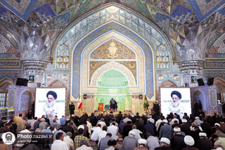 در مراسم بزرگداشت آیت‌الله العظمی شبیری زنجانی در حرم مطهر رضوی مطرح شد / مراجع با قلب مردم سخن می‌گویند