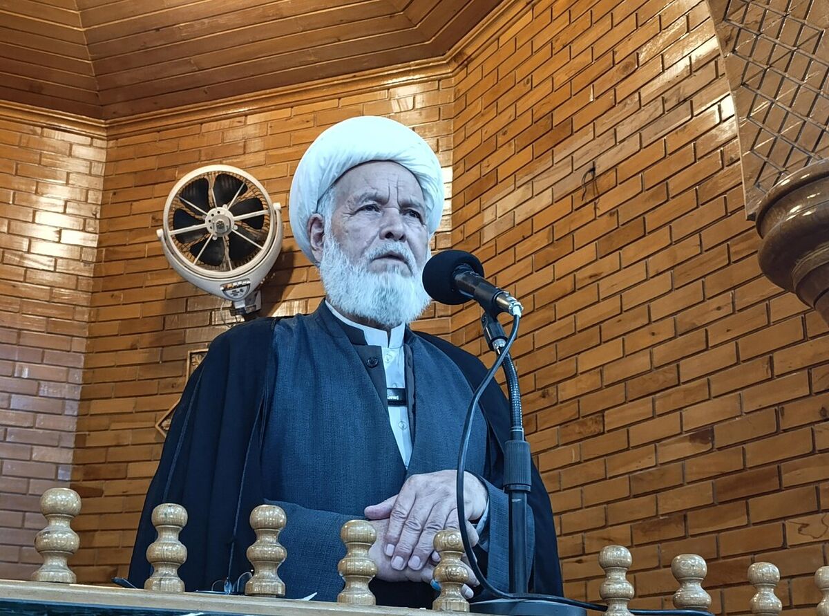 قرآن و معارف اهل‌بیت(ع)، چراغ راه جوانان در مسیر رشد معنوی است