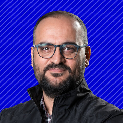 با مستند «متولد مشهد» سعی کردم عناوین و جایگاه‌ها را کنار بگذارم و خودِ انسان را ببینم