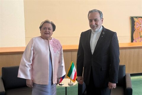 عراقچی در دیدار با همتای نیکاراگوئهای خود: ایران با تمام توان مقابل زیادهخواهی آمریکا ایستادگی میکند