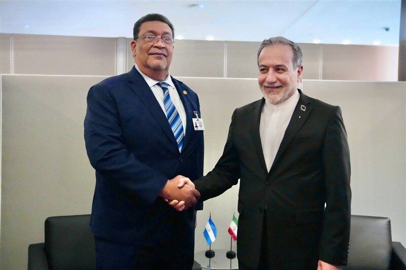 عراقچی در دیدار با همتای نیکاراگوئه‌ای خود: ایران با تمام توان مقابل زیاده‌خواهی آمریکا ایستادگی می‌کند