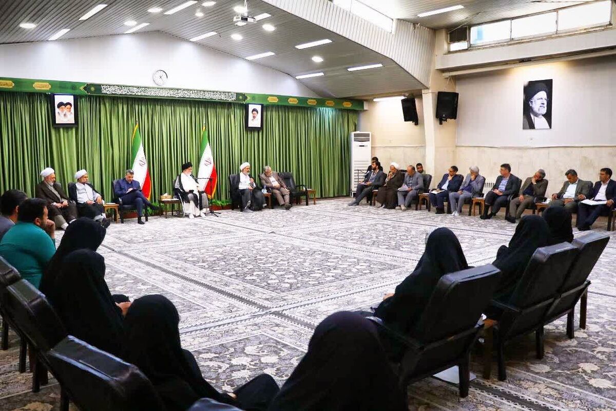 آیت‌الله علم‌الهدی: تأمین مسکن خانواده‌های دارای فرزند در مسیر جوانی جمعیت تسریع شود