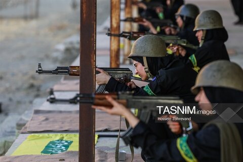 عکس | نخستین دوره آموزش نظامی بانوان «جان‌فدا»