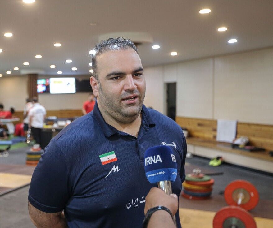 سرمربی تیم ملی وزنه‌برداری ایران: خوشحالم طلای سنگین وزن را به ایران برگرداندیم/ داوودی مزد زحماتش را گرفت