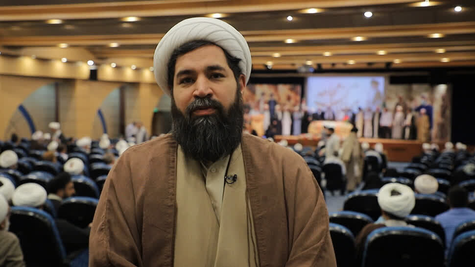مبلغانِ مجاهد؛ ناگفته‌هایِ حضورِ تبلیغی روحانیت در هشت سال دفاع مقدس