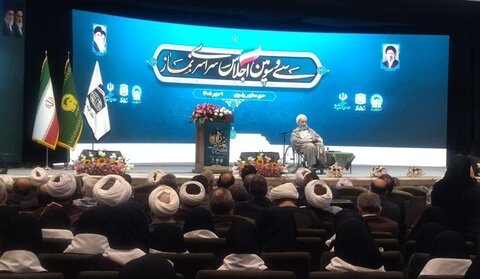 حجت‌الاسلام قرائتی: مبلغان منتظر دعوت و ابلاغ اداری نمانند؛ خودشان سراغ نسل نو بروند