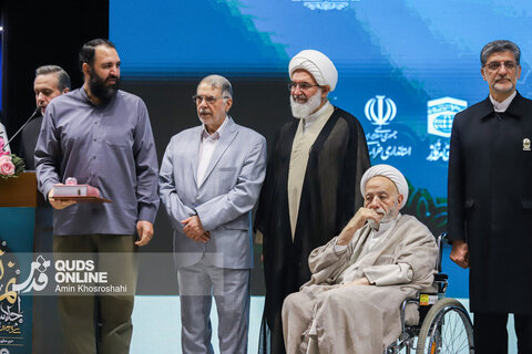 سی و سومین اجلاس سراسری نماز - حرم مطهر رضوی
