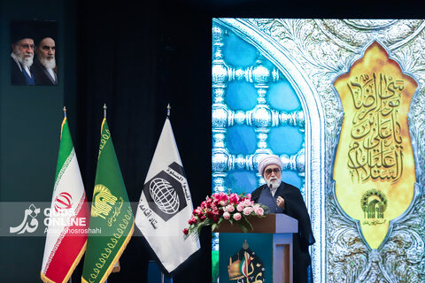 سی و سومین اجلاس سراسری نماز - حرم مطهر رضوی