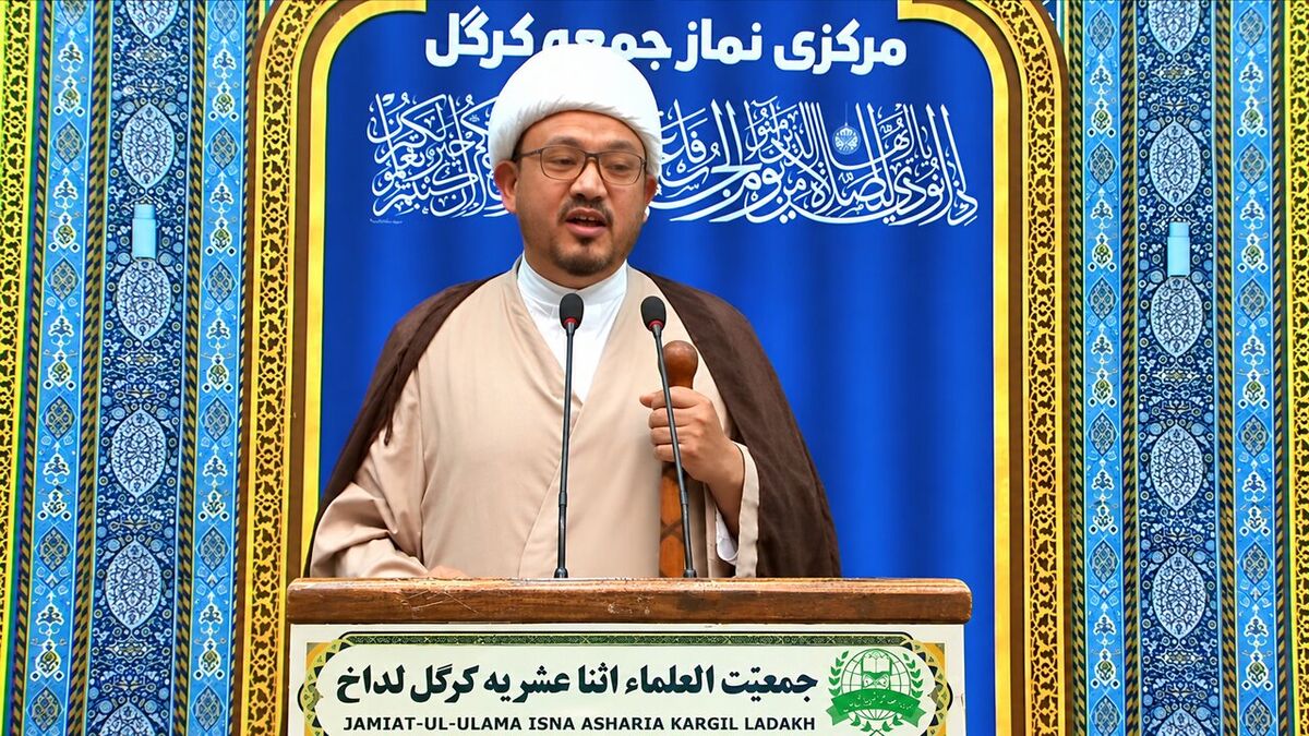 اخلاق اسلامی در فضای مجازی رعایت شود