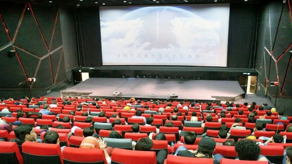 سینمای ایران ۲۵ درصد رشد کرد  /  «خانوم والده» در صدر فروش هفتگی