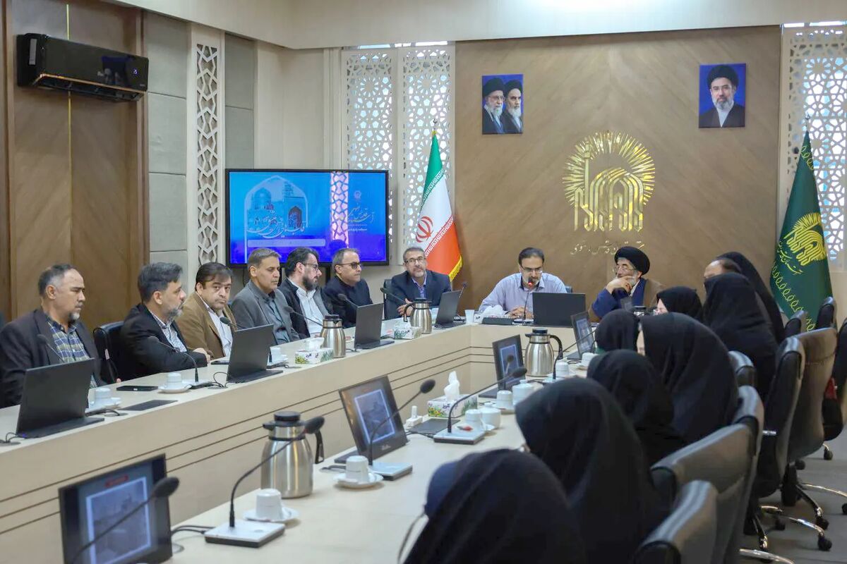 تحلیل تصاویر تاریخی صحن انقلاب حرم حضرت رضا (ع) در کتابخانه رضوی