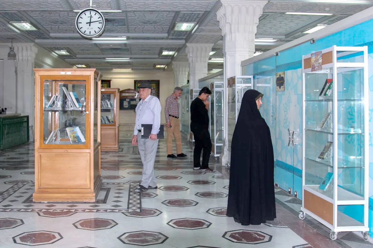 نمایشگاه کتاب «طوفان دانایی» در کتابخانه مرکزی حرم مطهر رضوی برپا شد