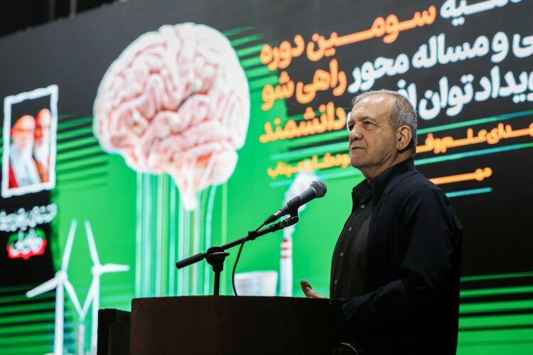 پزشکیان: دشمنان به دنبال اختلاف‌افکنی و زمین‌گیر کردن ما هستند